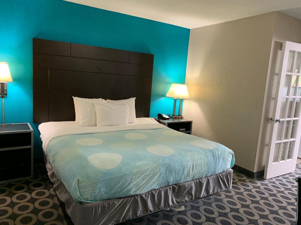 Travelodge By Wyndham San Antonio Downtown Northeast מראה חיצוני תמונה